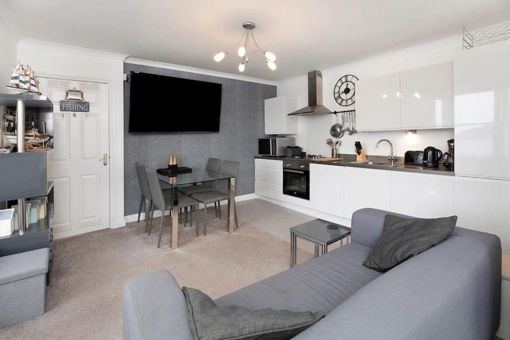 Beach Front Flat Shaldon With Parking Exteriör bild