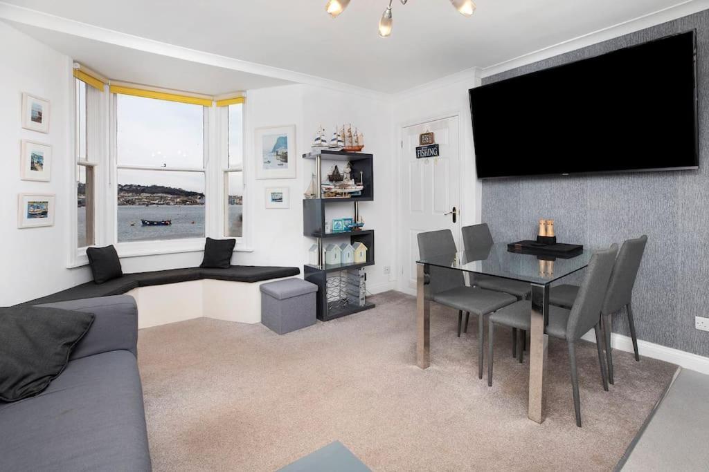 Beach Front Flat Shaldon With Parking Exteriör bild