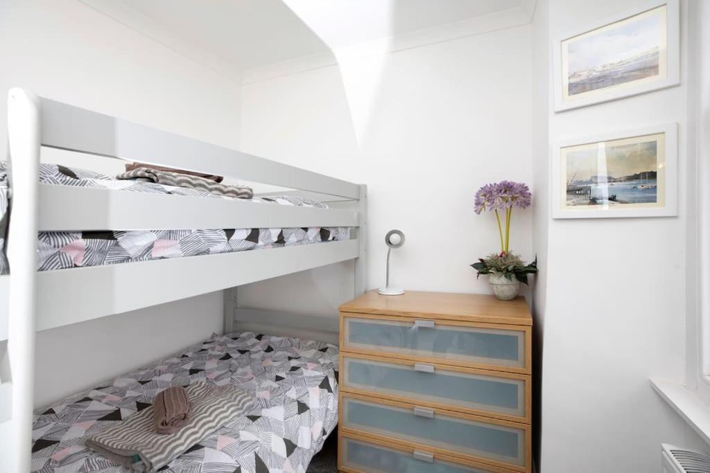 Beach Front Flat Shaldon With Parking Exteriör bild