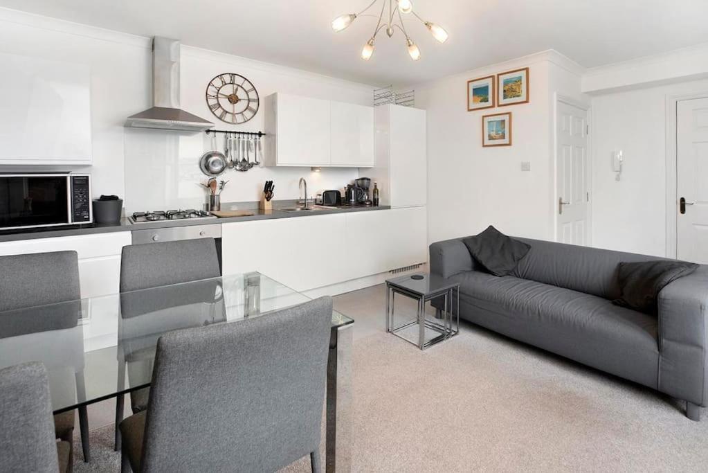 Beach Front Flat Shaldon With Parking Exteriör bild